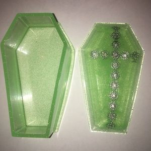 Green coffin box